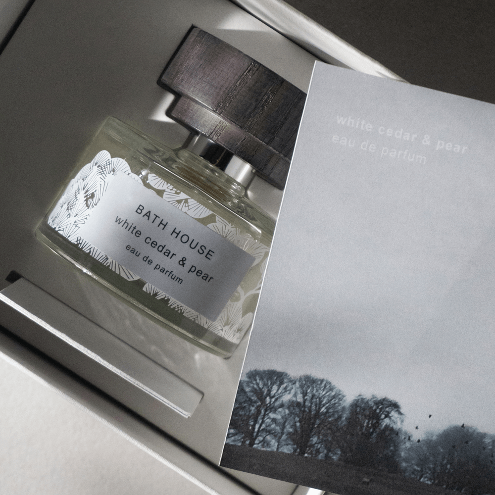 Alternative image of White Cedar & Pear Eau De Parfum